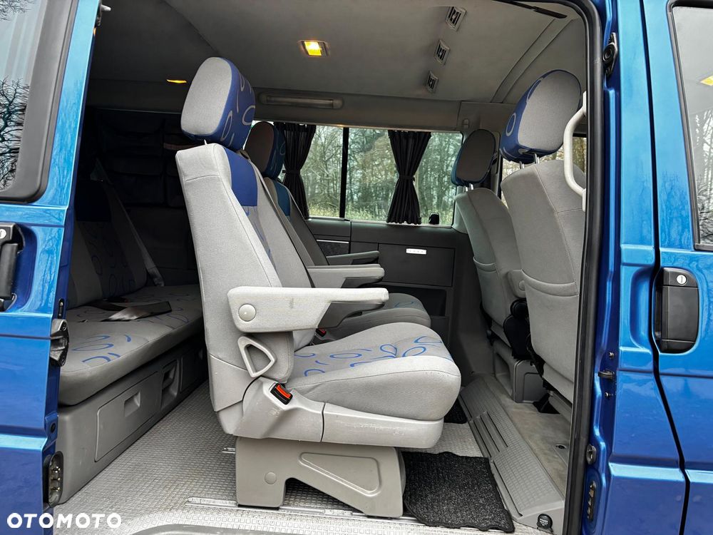 Volkswagen Multivan - 13