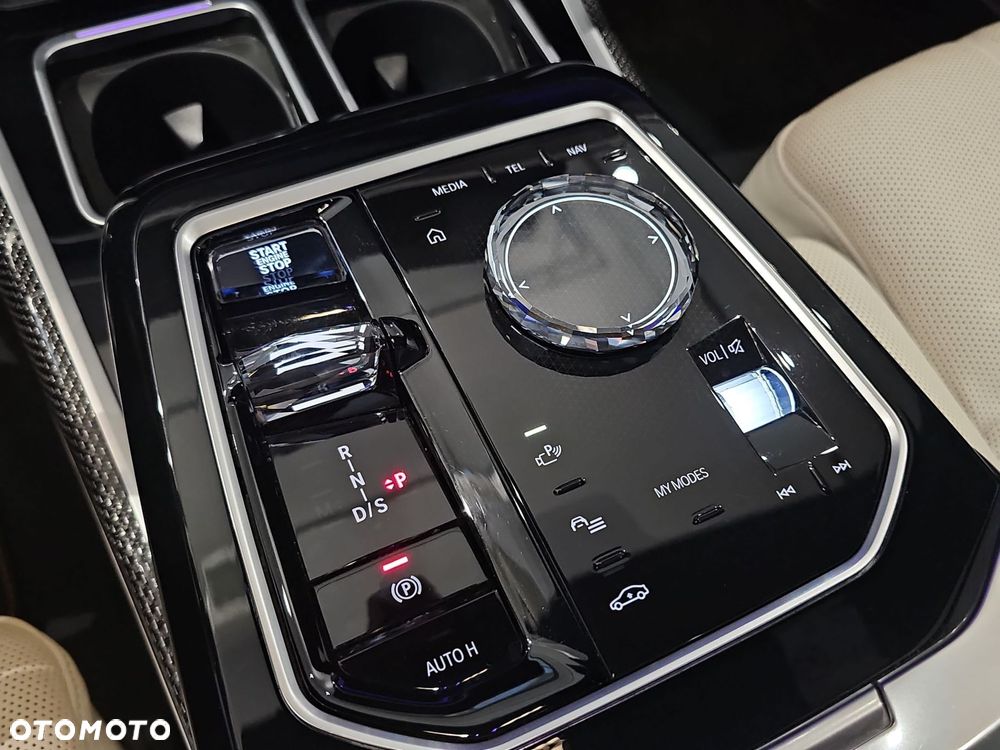 BMW Seria 7 - 18