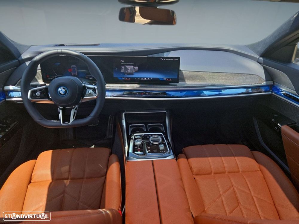 BMW i7 eDrive50 Pack Desportivo M - 12