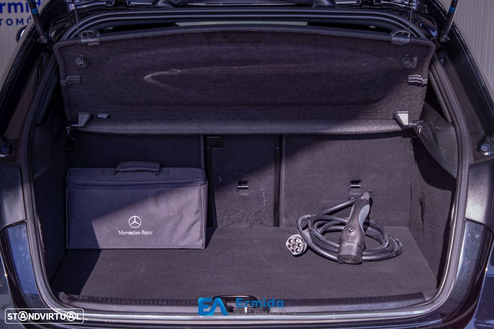 Mercedes-Benz A 250 e 8G-DCT AMG Line - 54