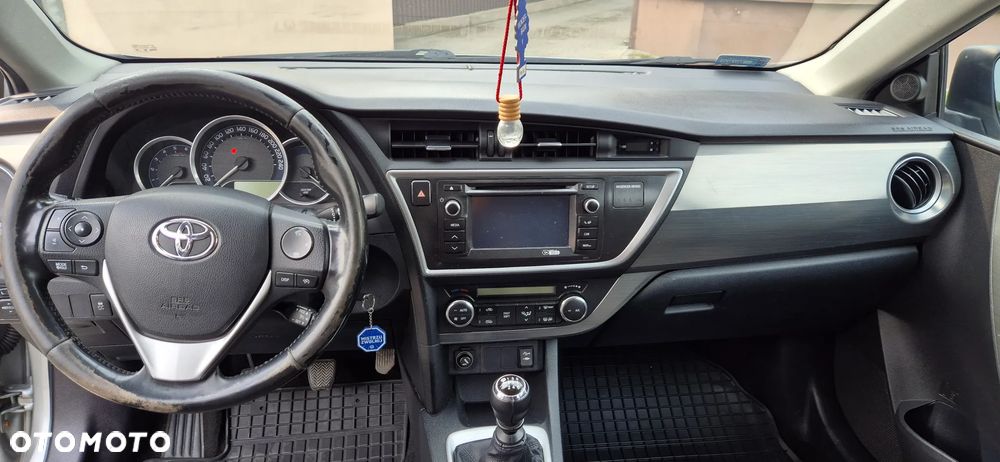 Toyota Auris 2.0 D-4D Life - 19