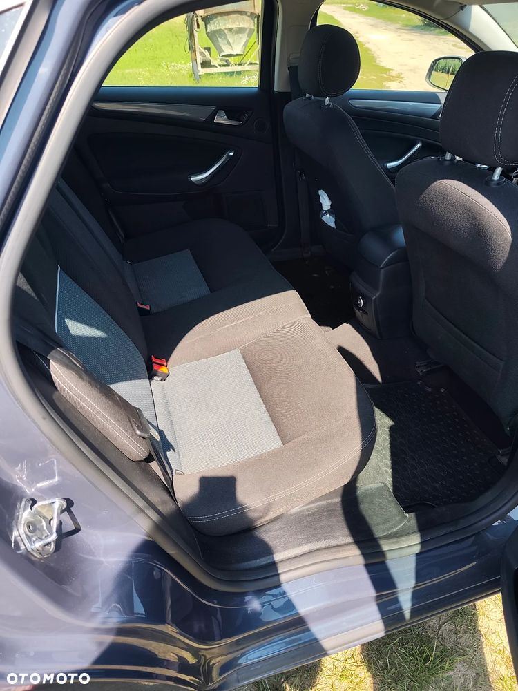 Ford Mondeo - 10