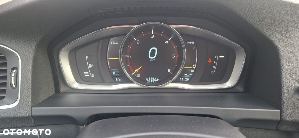 Volvo V60 D6 AWD Plug-in Hybrid Summum - 16