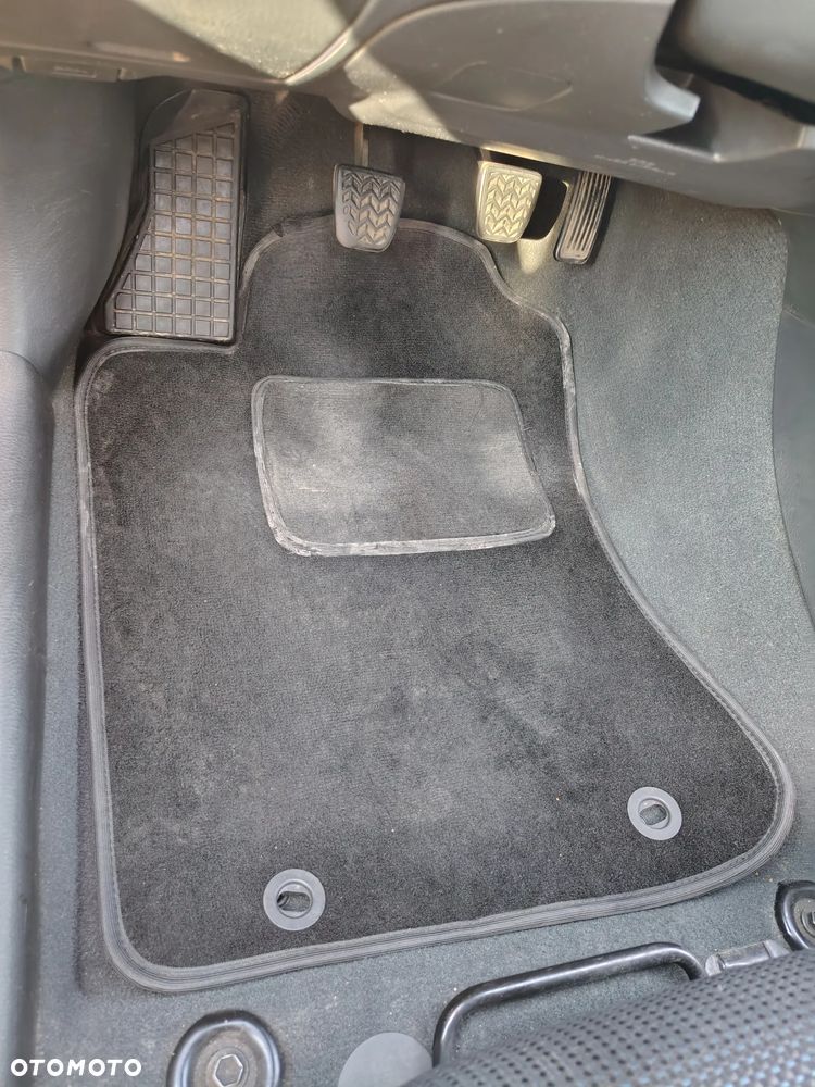 Toyota Avensis 2.0 D-4D Luna - 18