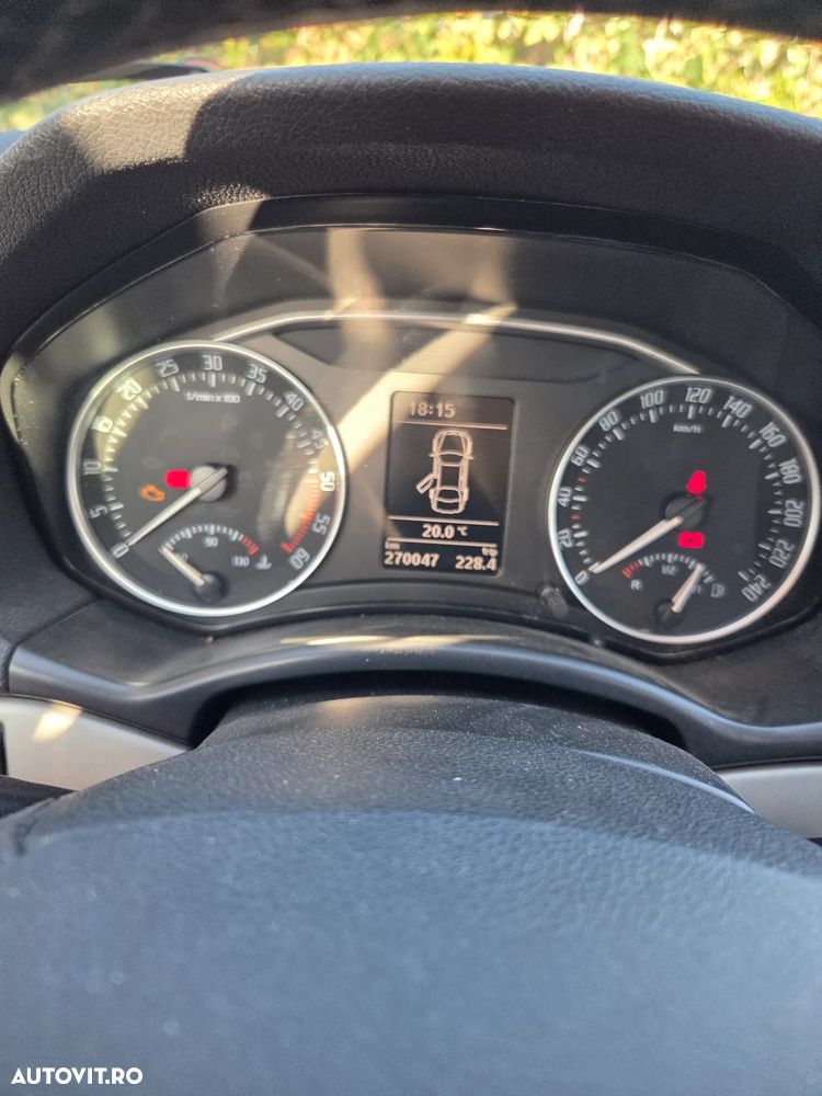 Skoda Octavia 1.6 TDI DPF FAMILY - 6