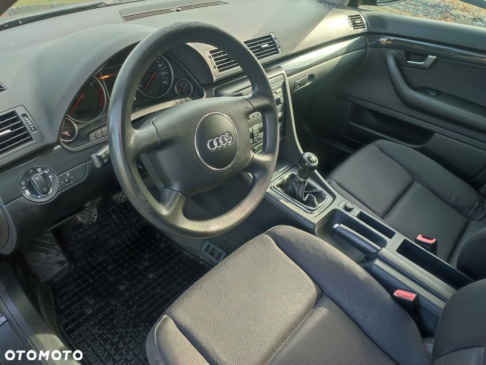 Audi A4 Limousine - 12