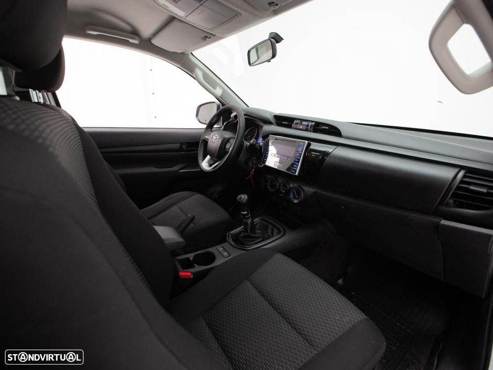 Toyota Hilux 2.4 D-4D 4WD CE c/iva - 8