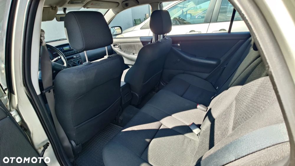 Toyota Corolla 1.6 VVT-i Terra - 6
