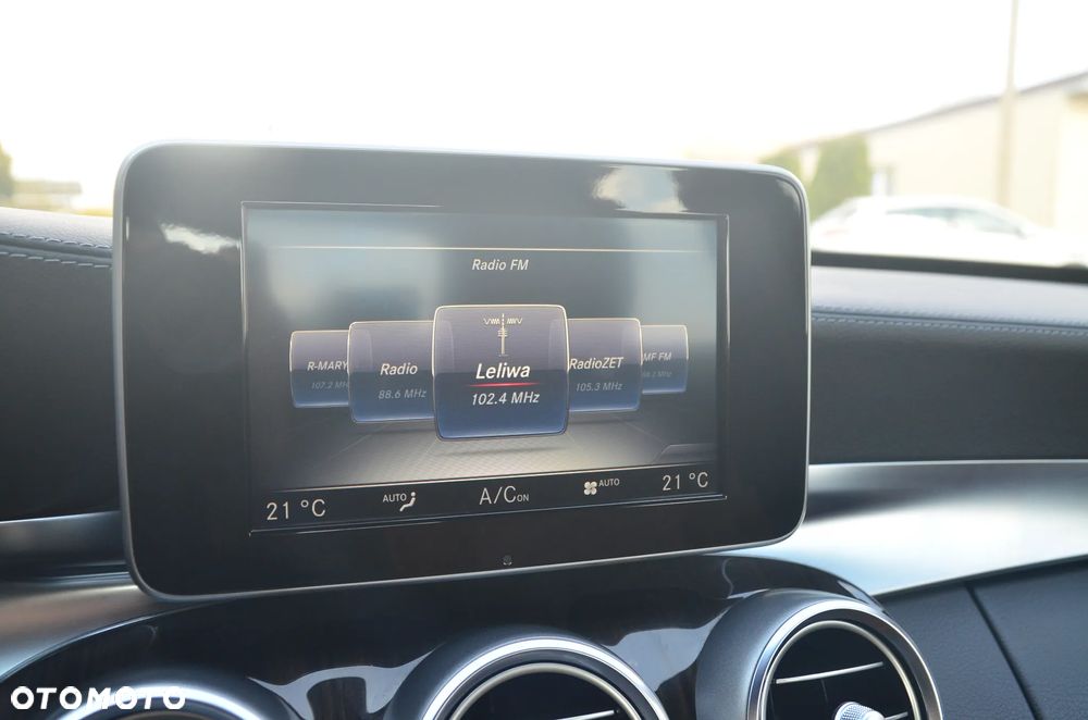 Mercedes-Benz Klasa C 200 4Matic 7G-TRONIC AMG Line - 22