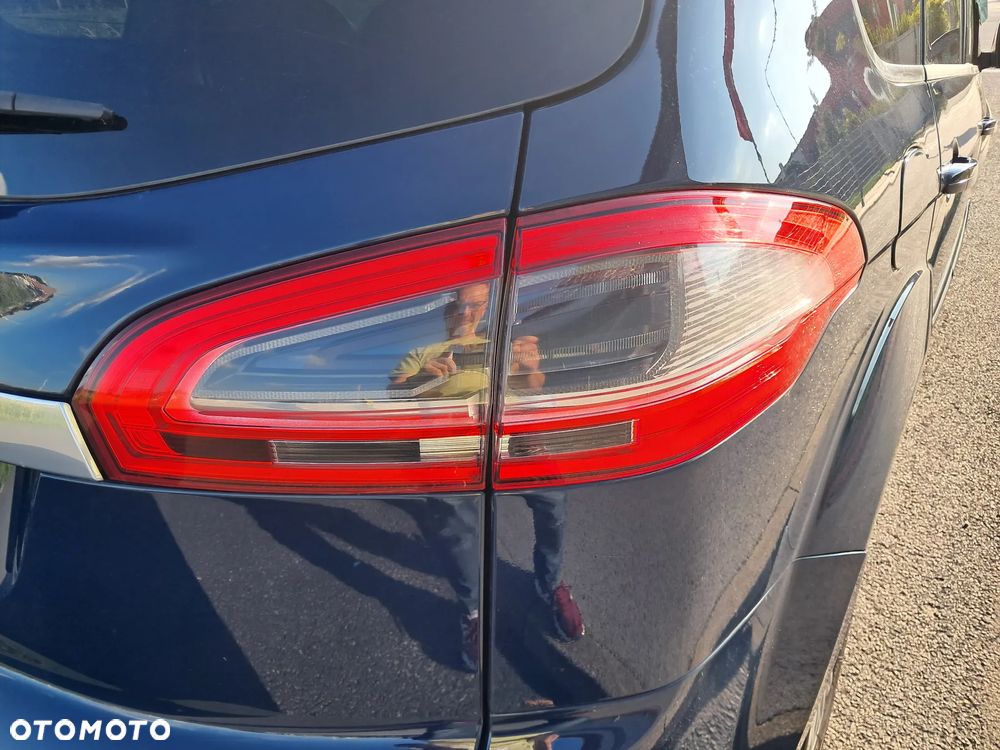 Ford S-Max - 8