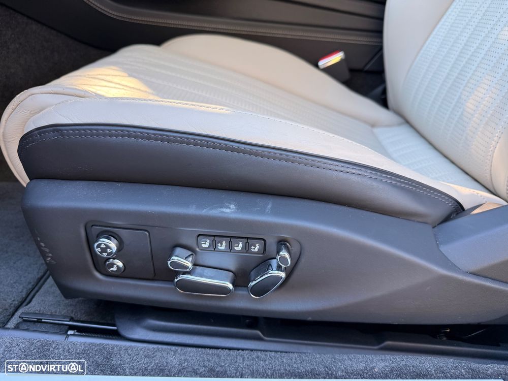 Bentley Continental V8 Azure - 16