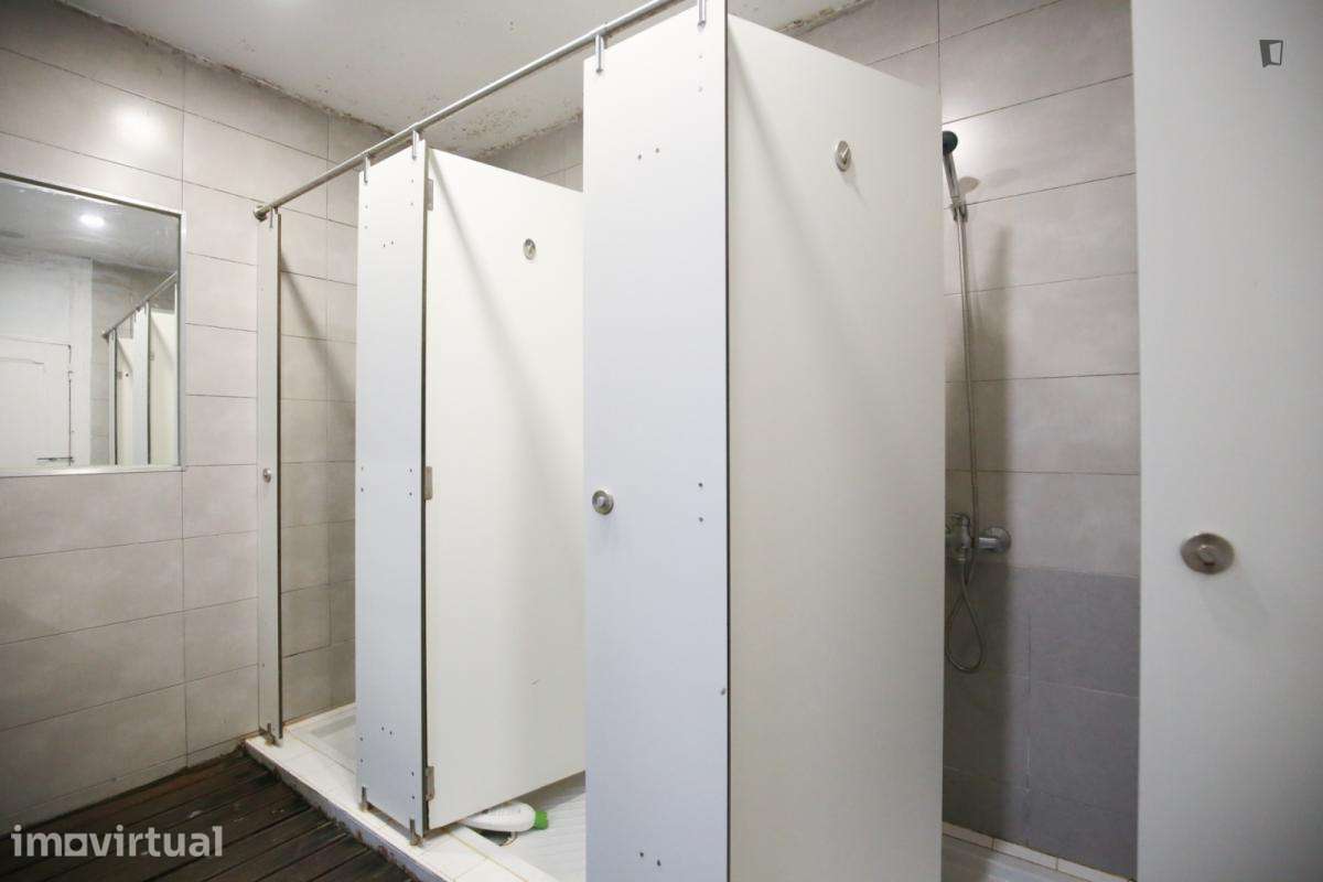 Quarto - localizado em Entrecampos Lisbon - Grande imagem: 3/45