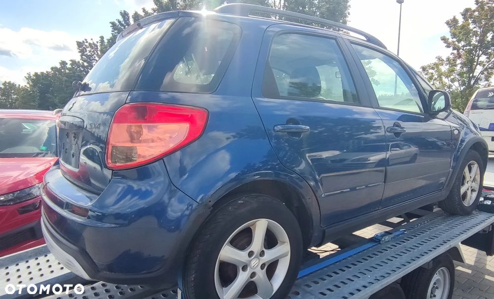 Suzuki SX4 - 4