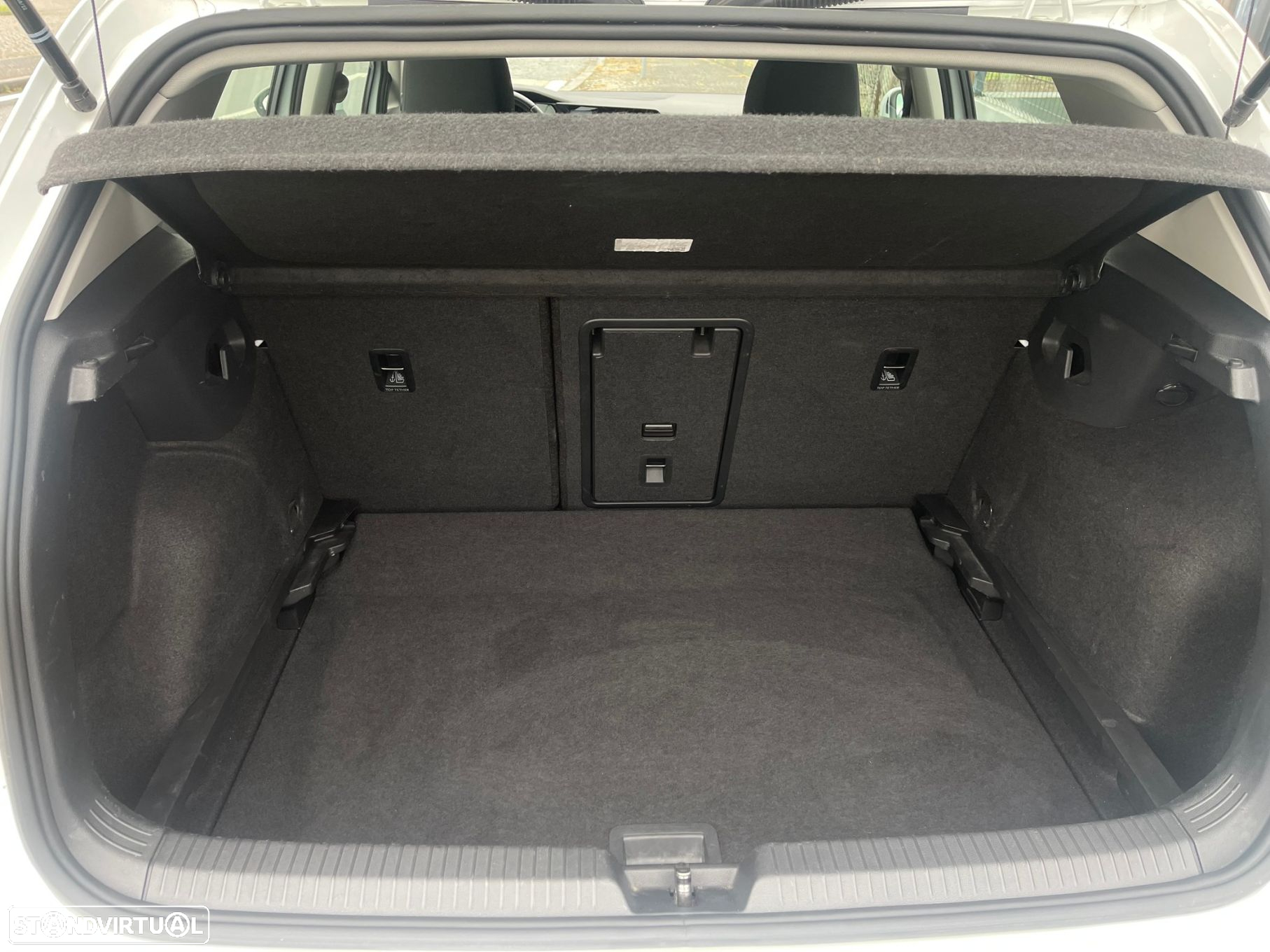 VW Golf 1.0 TSI Life - 10
