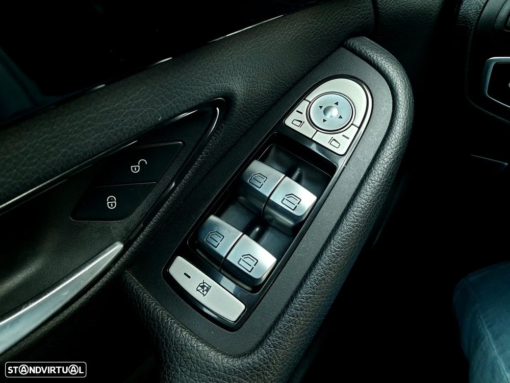 Mercedes-Benz C 300 BlueTEC Hybrid Avantgarde - 9