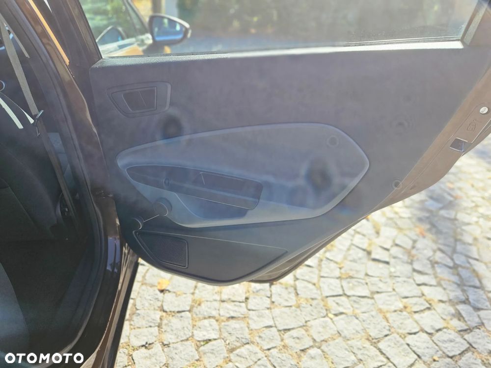 Ford Fiesta 1.25 Titanium EU5 - 19