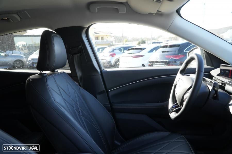 Ford Mustang Mach-E 75.7 kWh Premium AWD - 28