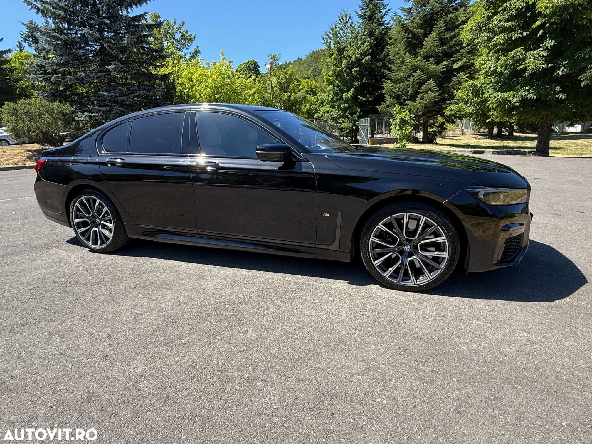 BMW Seria 7 750Li xDrive - 10