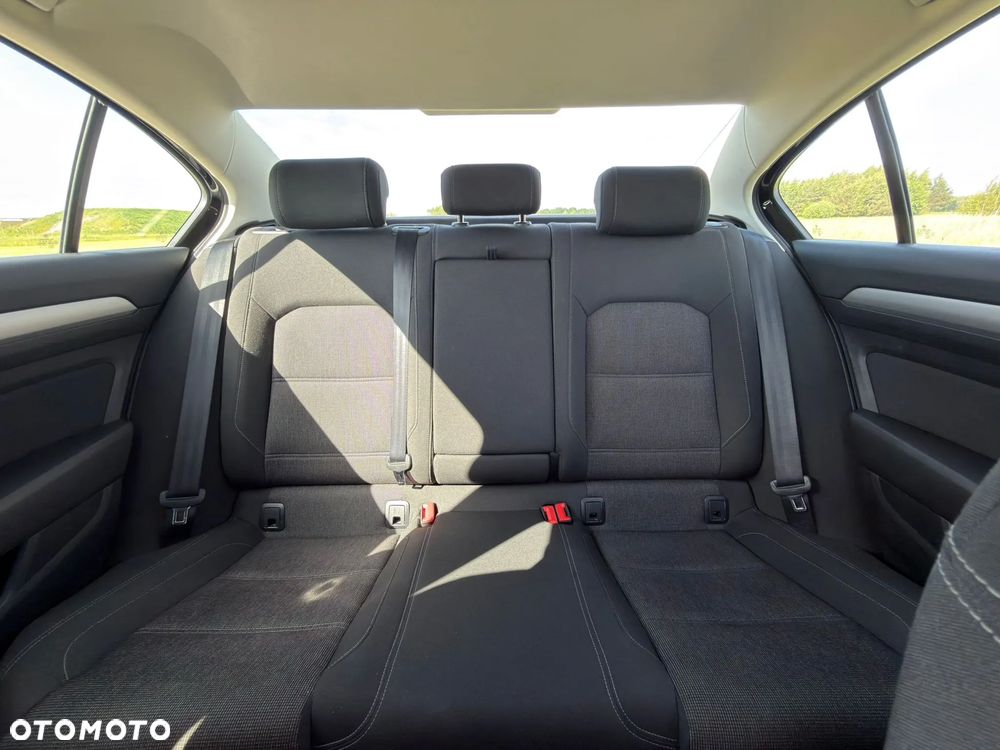 Volkswagen Passat 1.8 TSI BMT Comfortline - 30