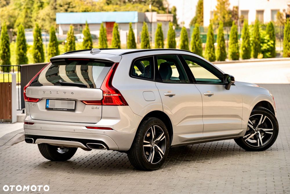 Volvo XC 60 D4 SCR R-Design - 4