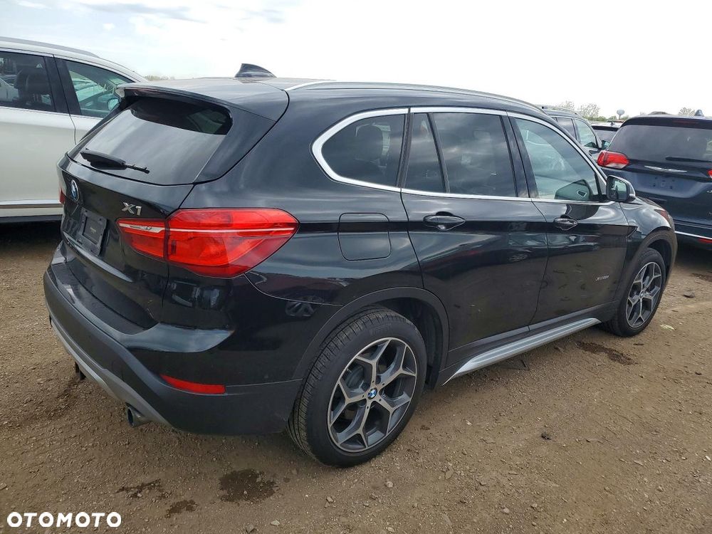 BMW X1 xDrive25i Sport Line - 4