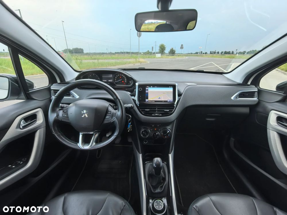 Peugeot 2008 BlueHDi 100 STOP & START Style - 12