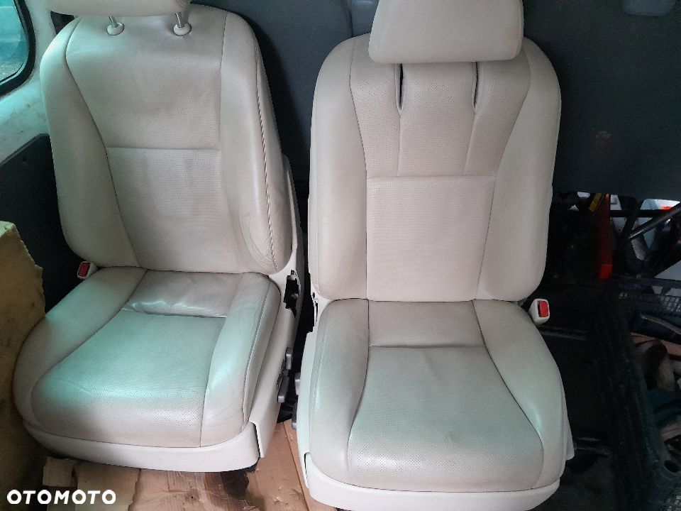 Fotele,wnętrze Lexus LS600,LS460. wersja LONG 4 osobowa, 2007-2009r - 1