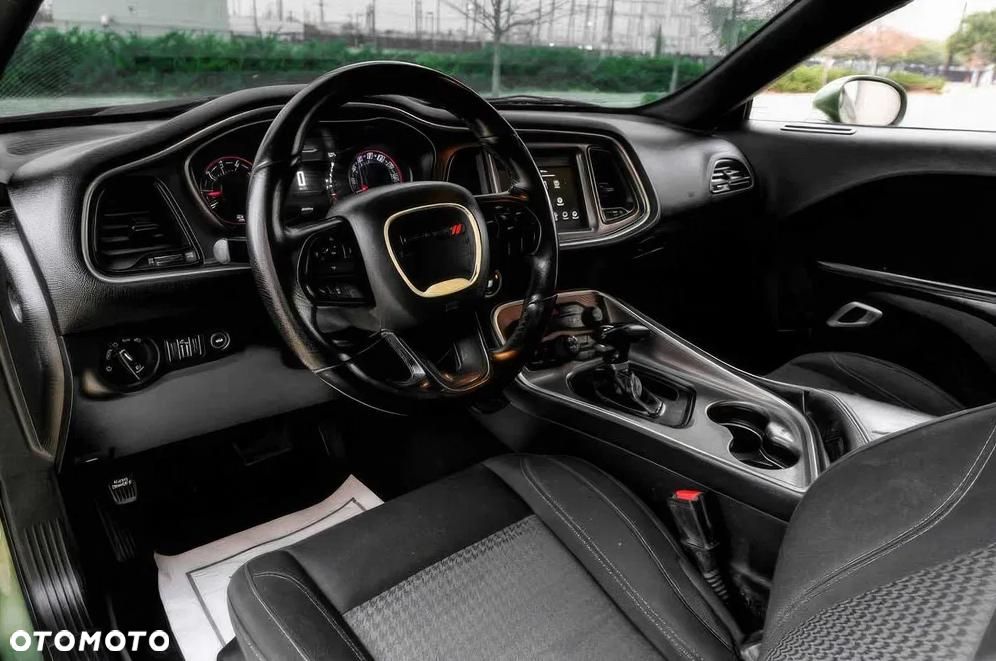 Dodge Challenger 5.7 R/T - 13