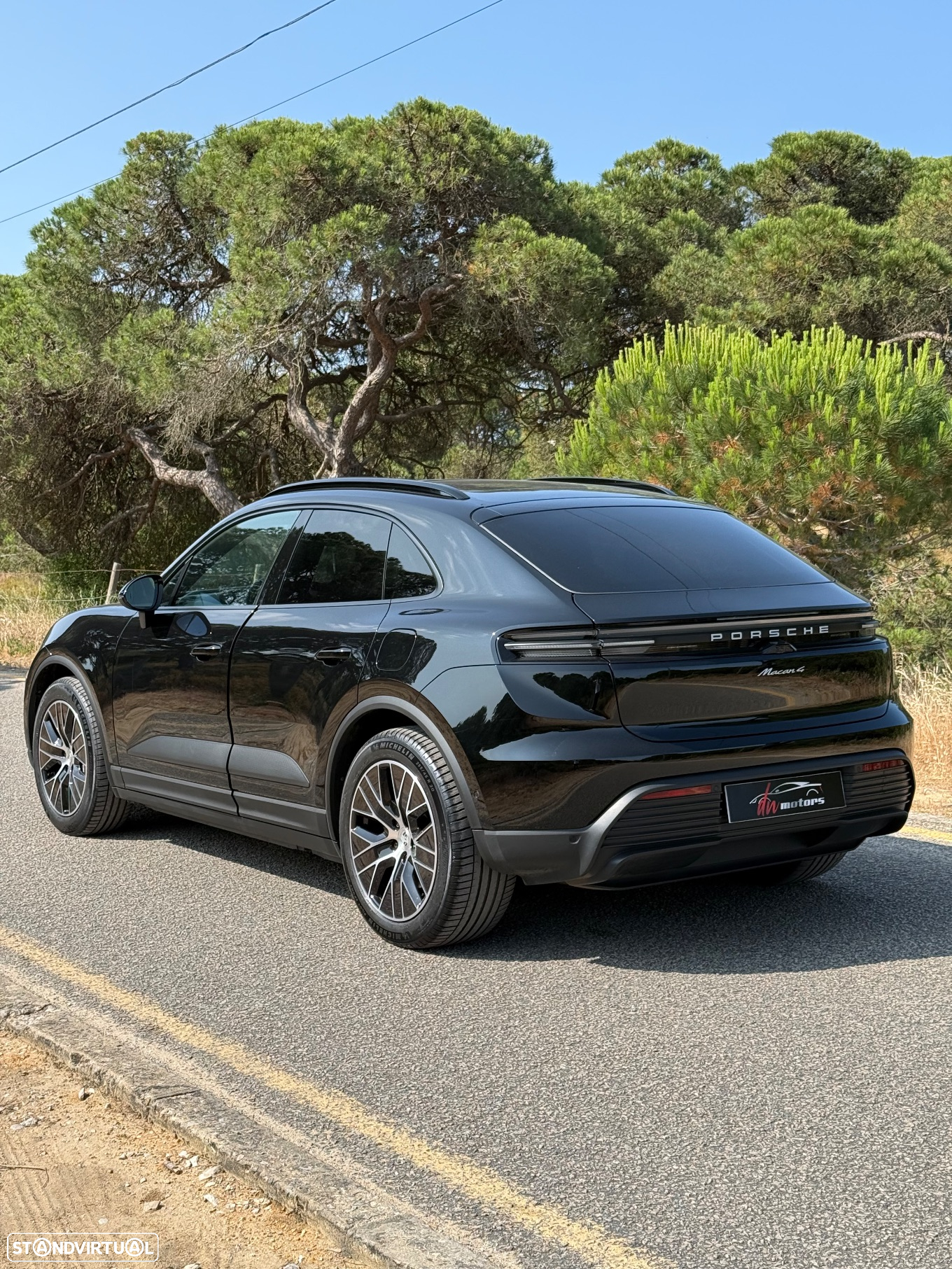 Porsche Macan Electric 4 - 7