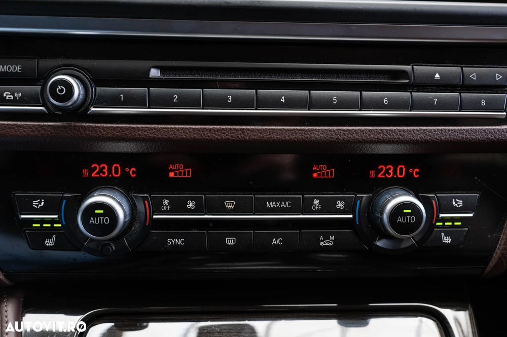 BMW Seria 5 525d xDrive Aut. Luxury Line - 14