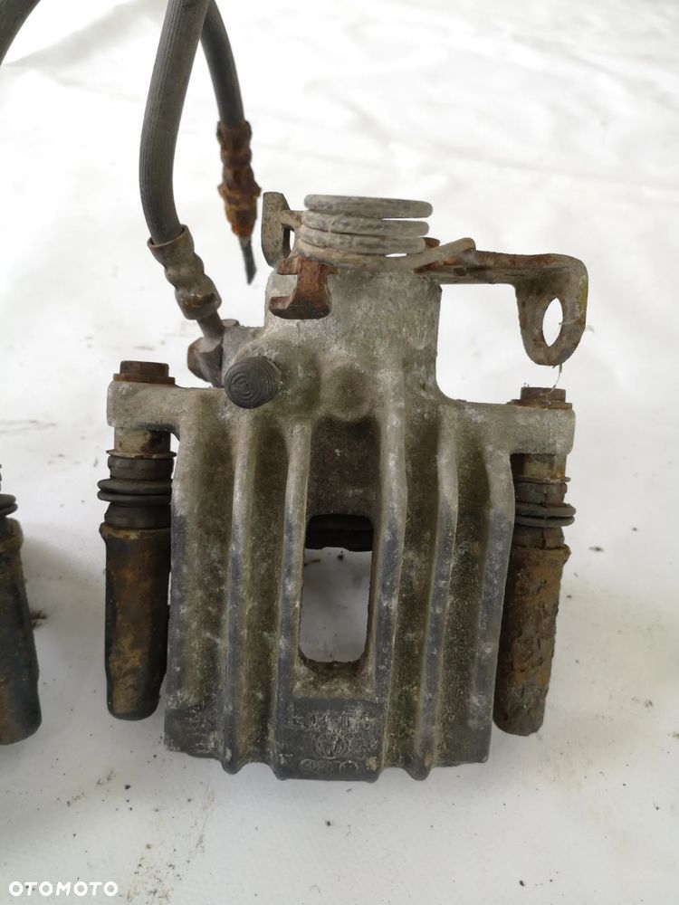 ZACISK HAMULCOWY TYŁ TYLNY LEWY PRAWY AUDI A4 B6 B7 - 3