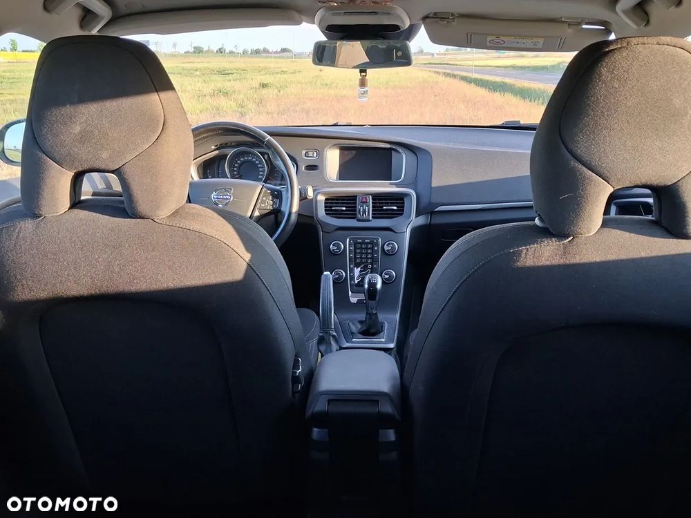 Volvo V40 D2 - 9