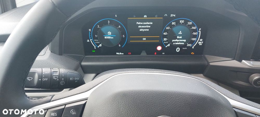 Volkswagen Caravelle - 10