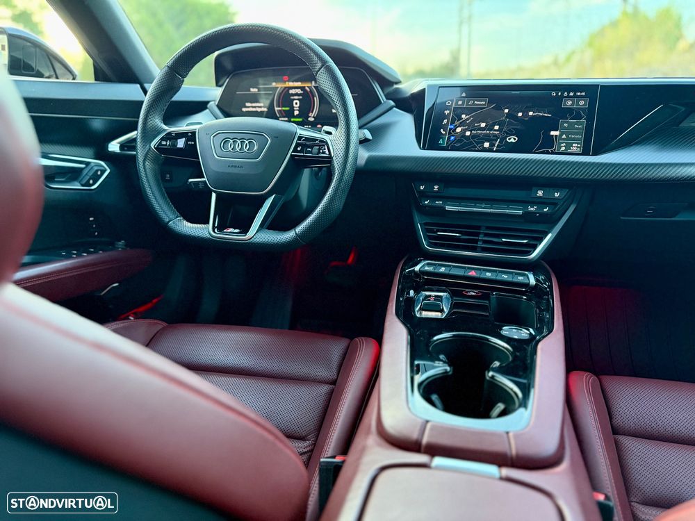 Audi e-tron GT RS quattro - 12