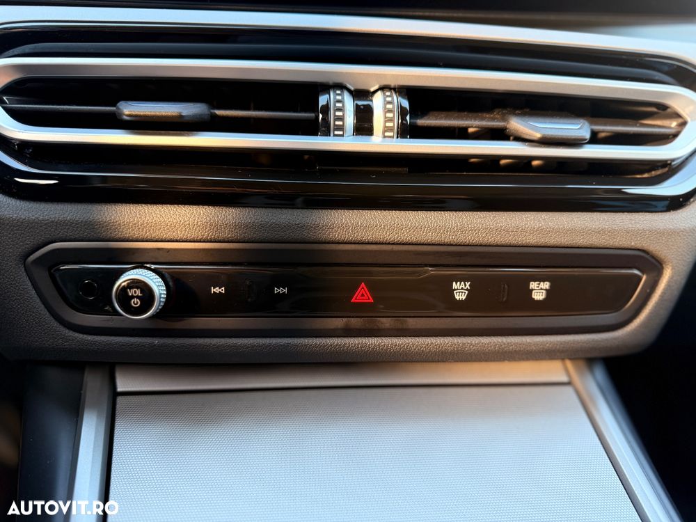 BMW Seria 3 318i Aut. Sport Line - 14