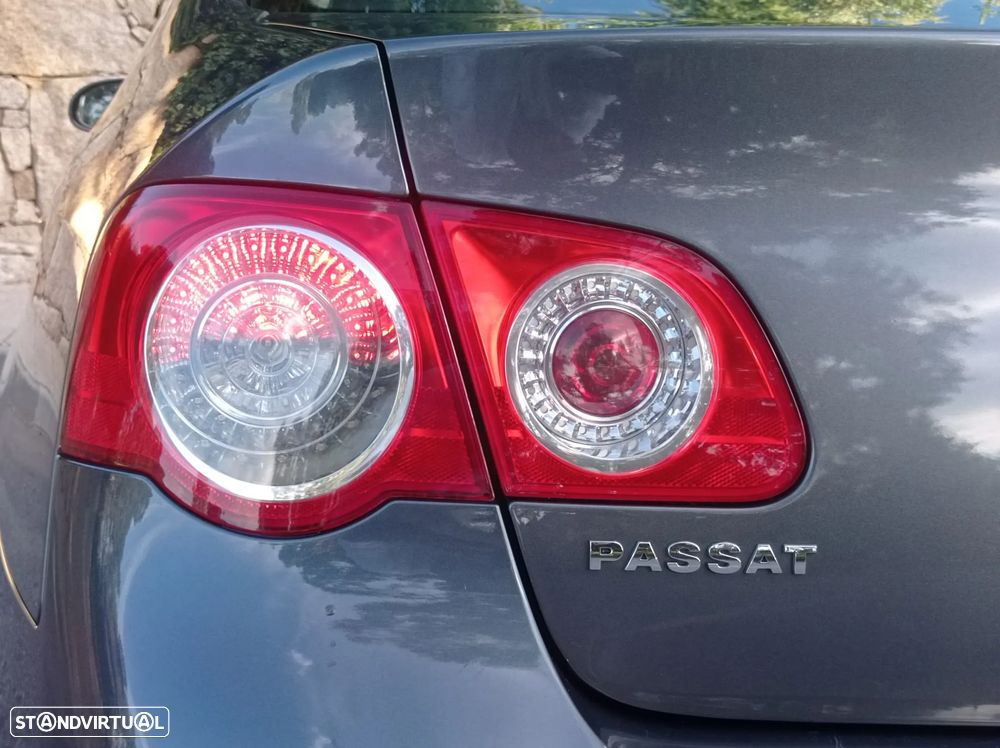 VW Passat 2.0 TDI Highline - 4
