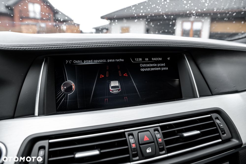 BMW Seria 5 M550d xDrive - 39