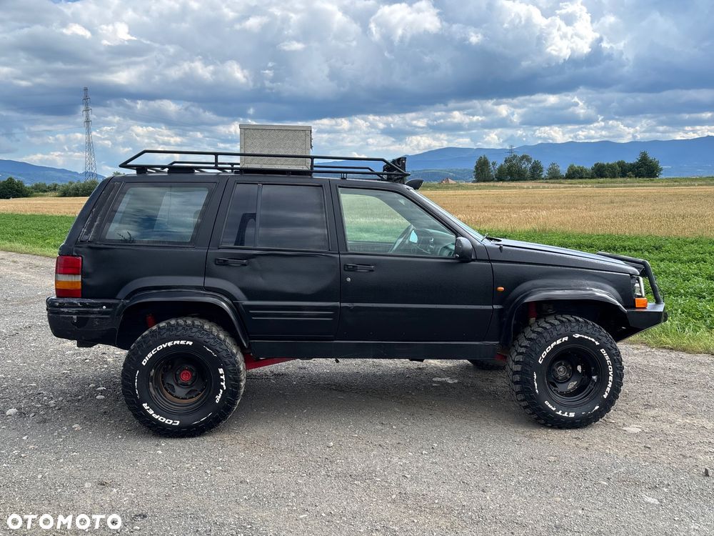 Jeep Grand Cherokee - 16