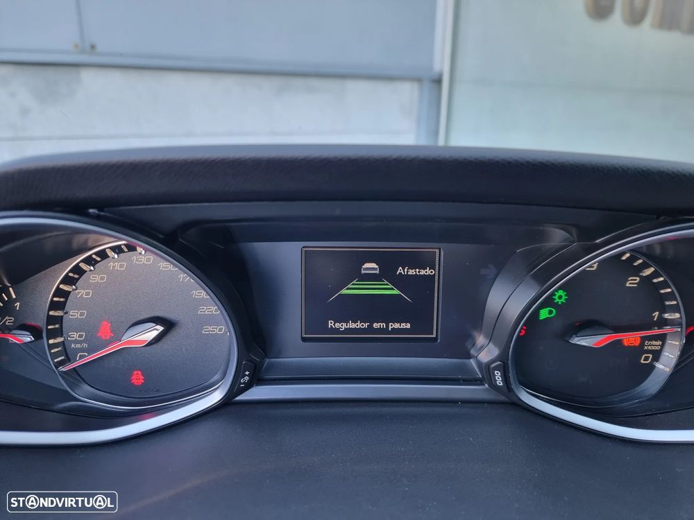 Peugeot 308 SW 1.5 BlueHDi GT EAT8 - 18