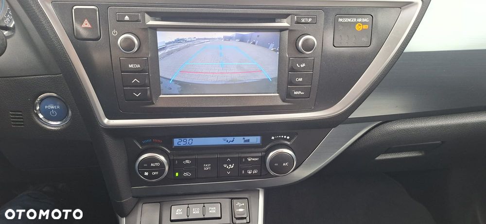 Toyota Auris - 16