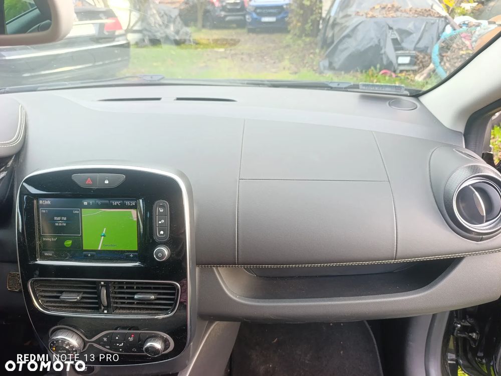 Renault Clio - 32
