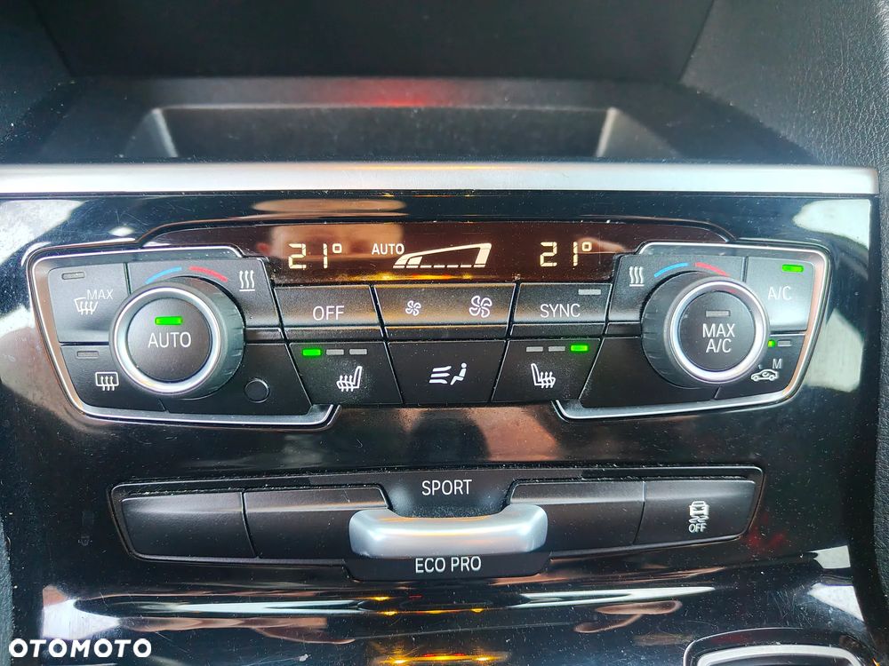 BMW Seria 2 218d Sport - 16