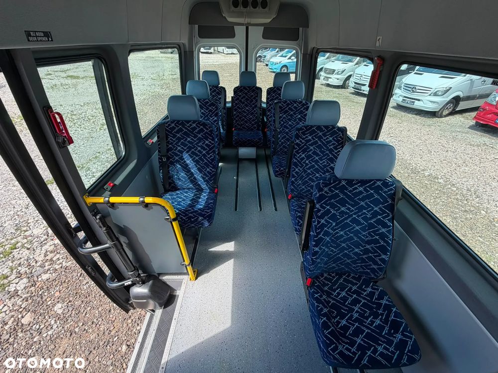 Mercedes-Benz Sprinter 516 - 12