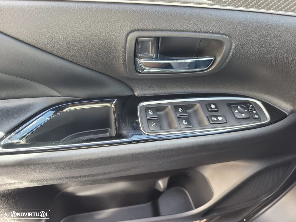 Mitsubishi Outlander - 15