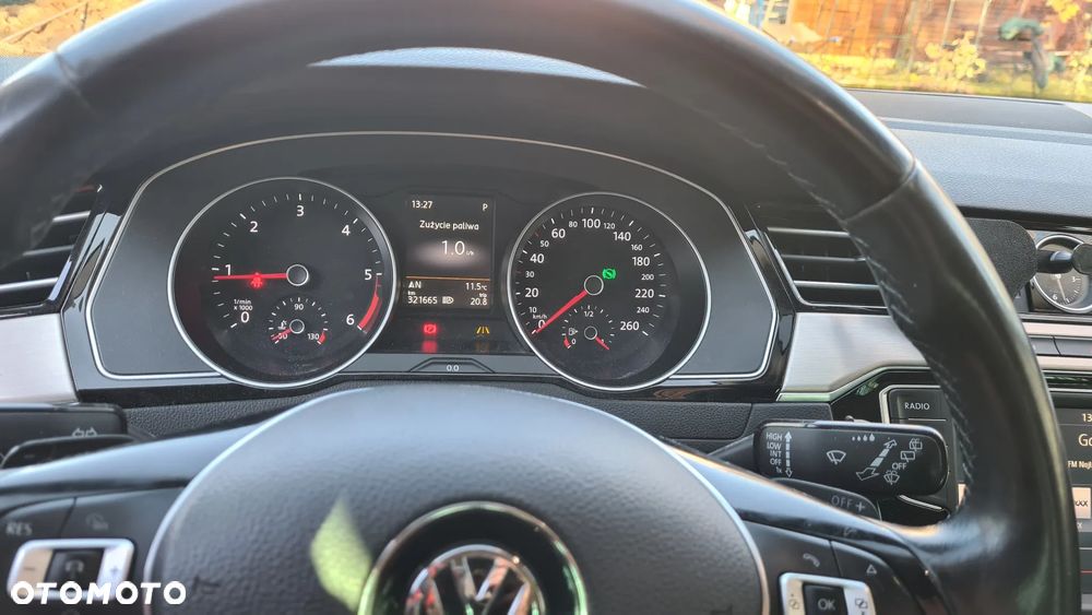 Volkswagen Passat - 9