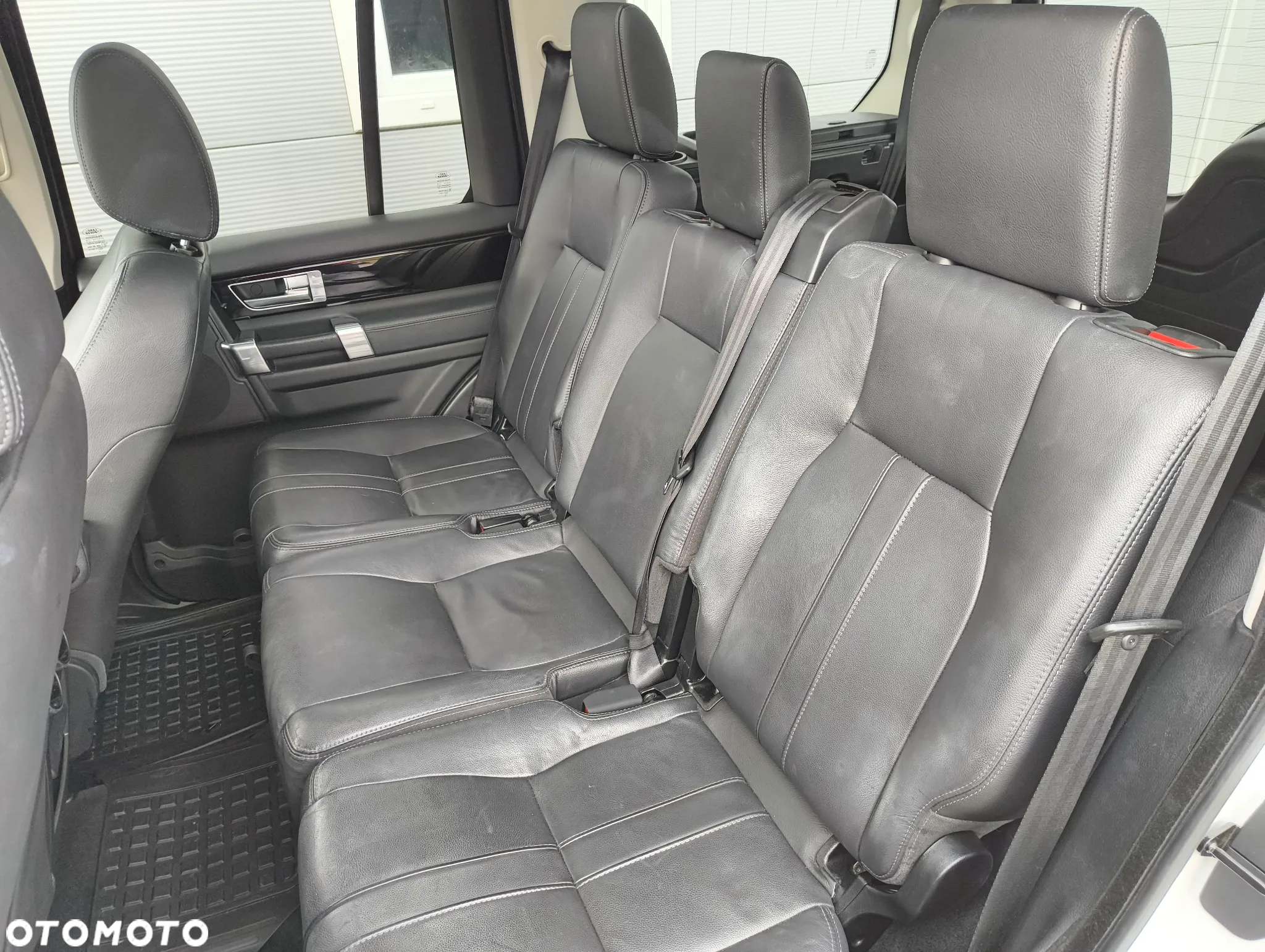Land Rover Discovery IV 3.0 V6 SC HSE - 14