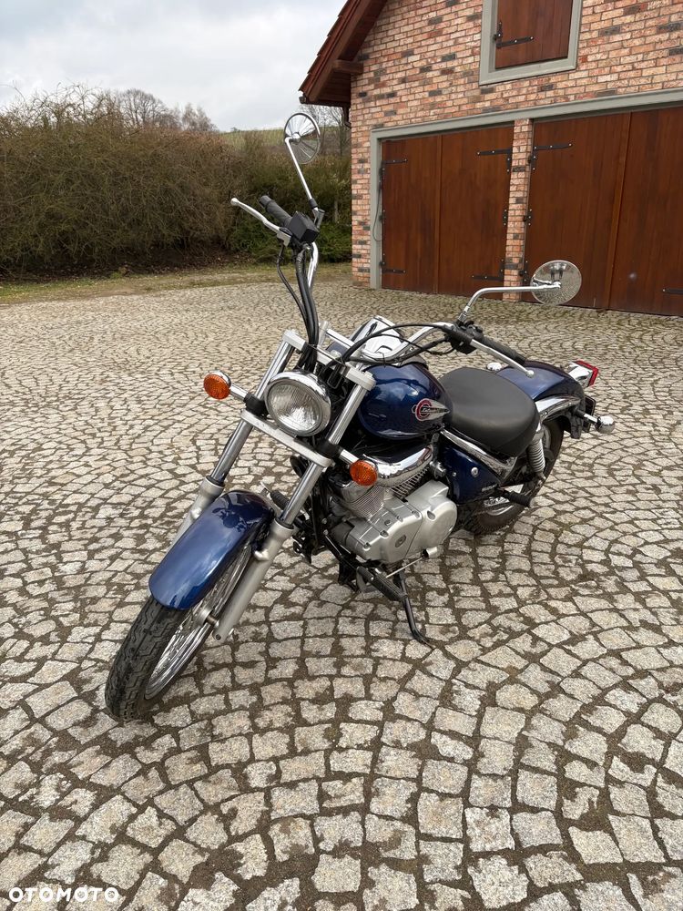 Suzuki Intruder - 7