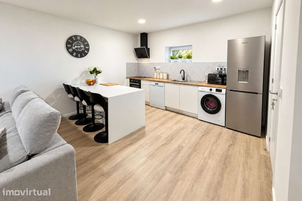 Moradia geminada Bi-Familiar T3 + T1 — Dois espaços... - Grande imagem: 5/29