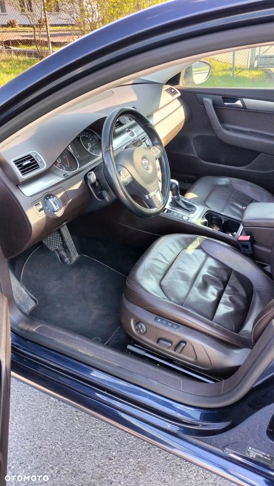 Volkswagen Passat - 10