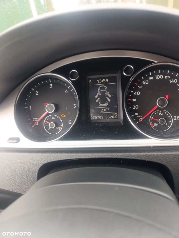 Volkswagen Passat 2.0 TDI Highline - 24